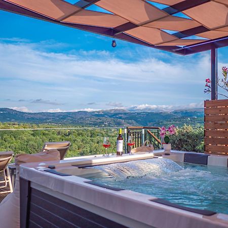 Villa Paris With Rooftop & Jacuzzi Kato Valsamoneron Ngoại thất bức ảnh