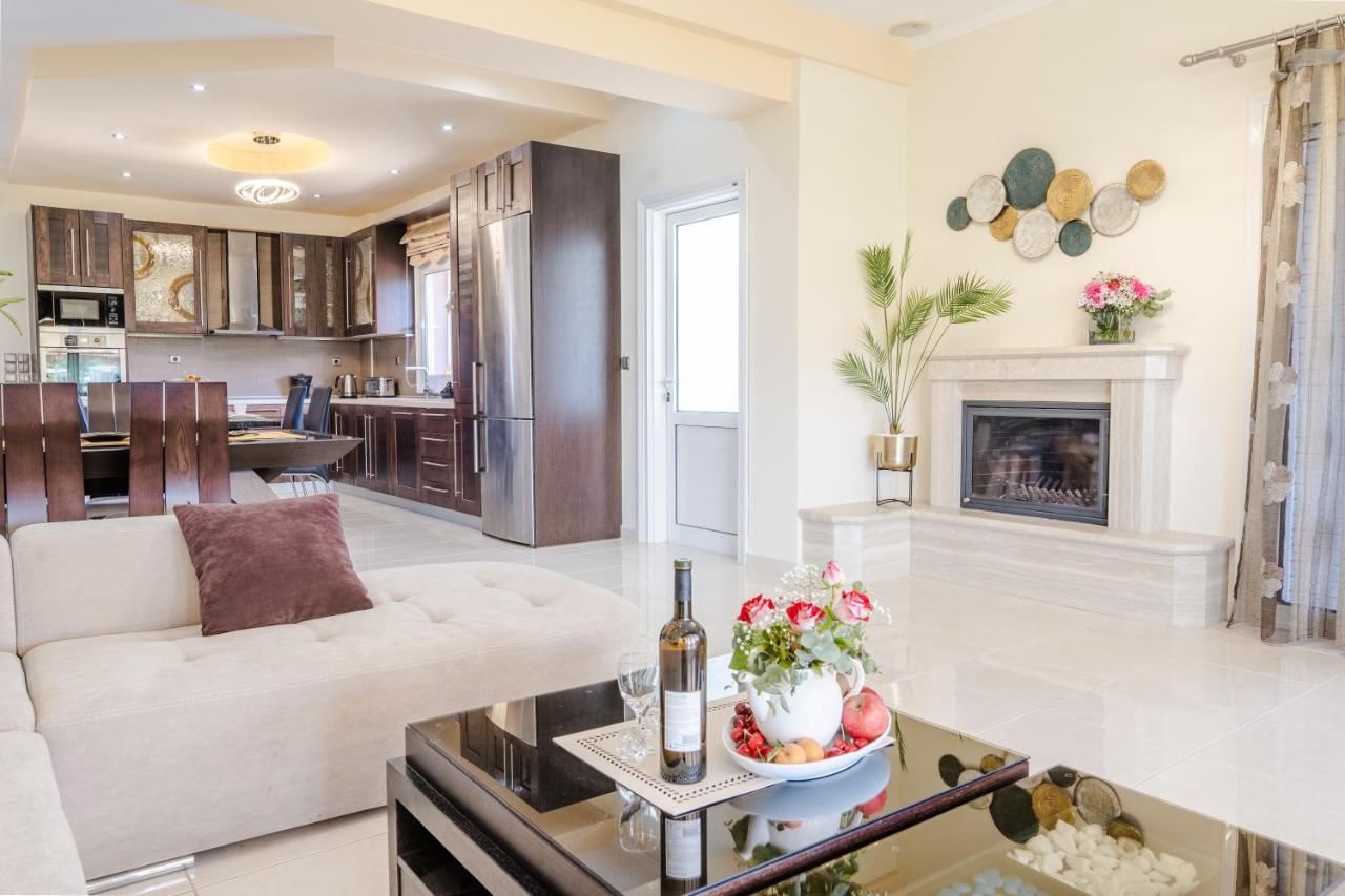 Villa Paris With Rooftop & Jacuzzi Kato Valsamoneron Ngoại thất bức ảnh